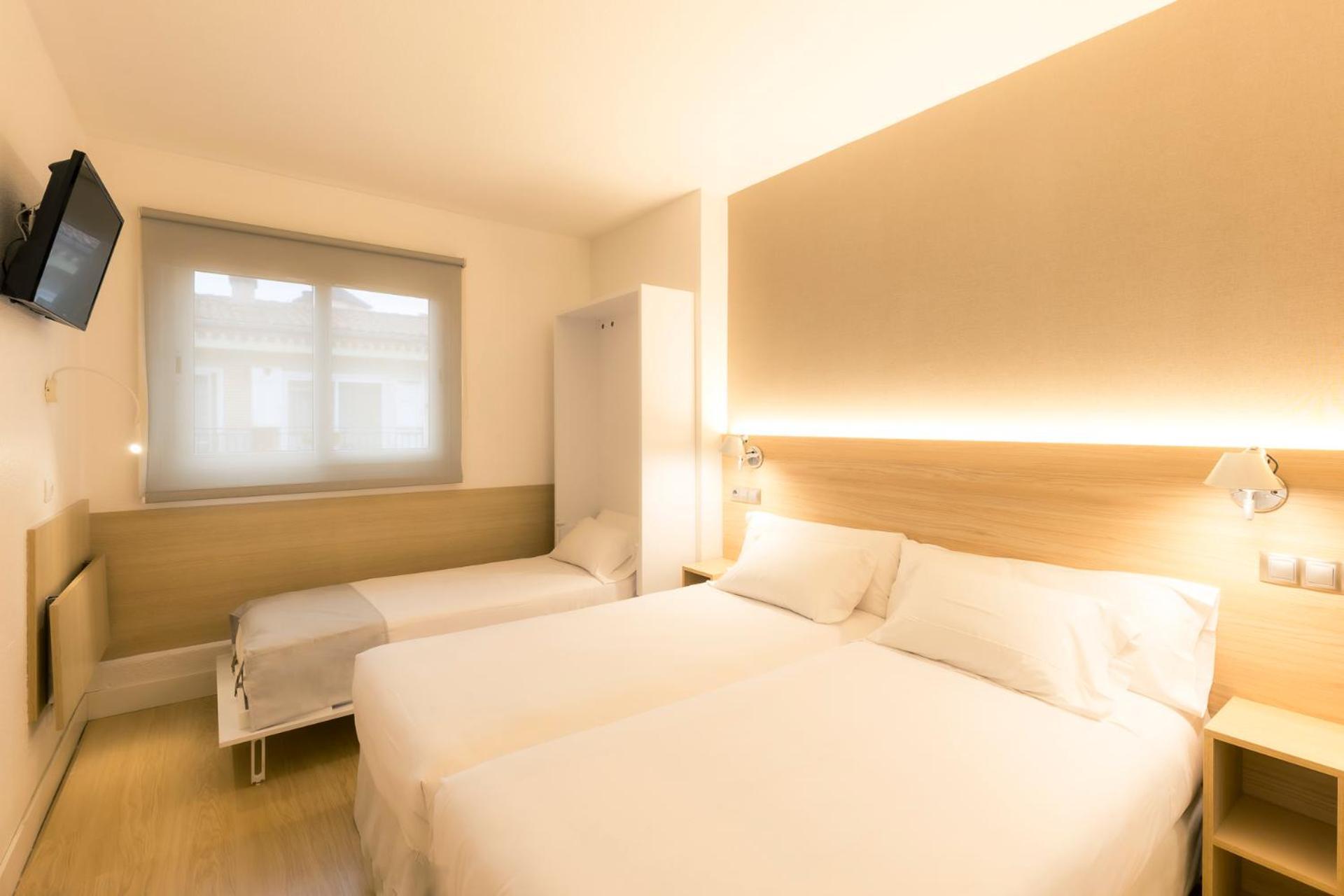 Hotel Burlada Bagian luar foto